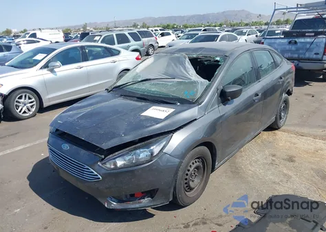 2017 Ford Focus S z USA, uszkodzony, nr VIN 1FADP3E2XHL318717